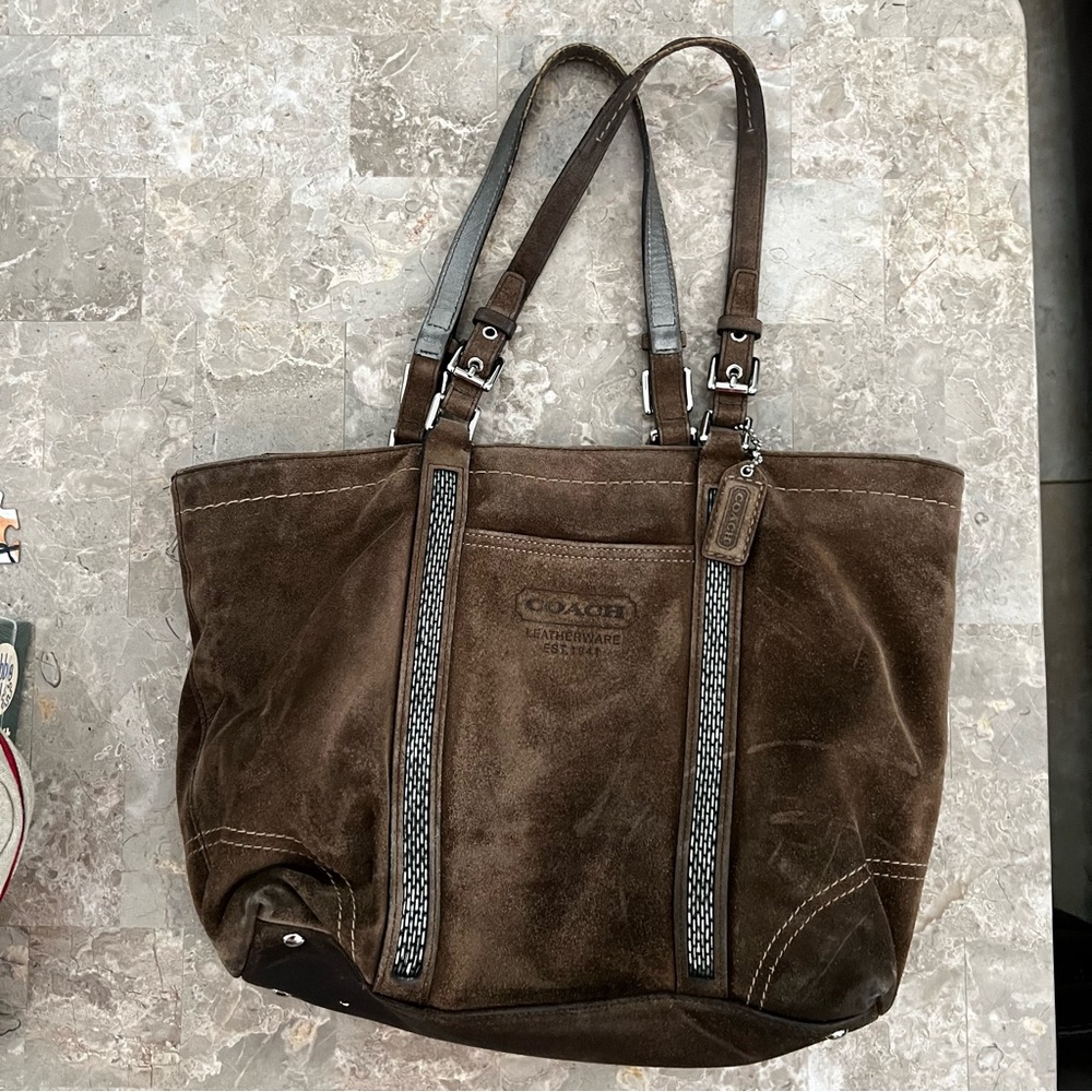 COACH: Chestnut Brown Suede Leather Shoulder bag - Picture 2 of 5